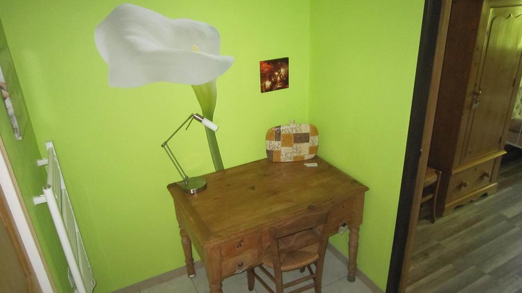 Bed and Breakfast Au Chardon Bleu Nesle Zimmer foto